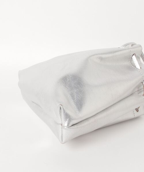 MASTER&Co（マスターアンドコー）の「MASTER & CO./マスターアンドコー　GOAT DRAWSTRING BAG GLITTER　巾着バッグ（ショルダーバッグ・レディース・シルバー・FREE）」の2枚目の写真