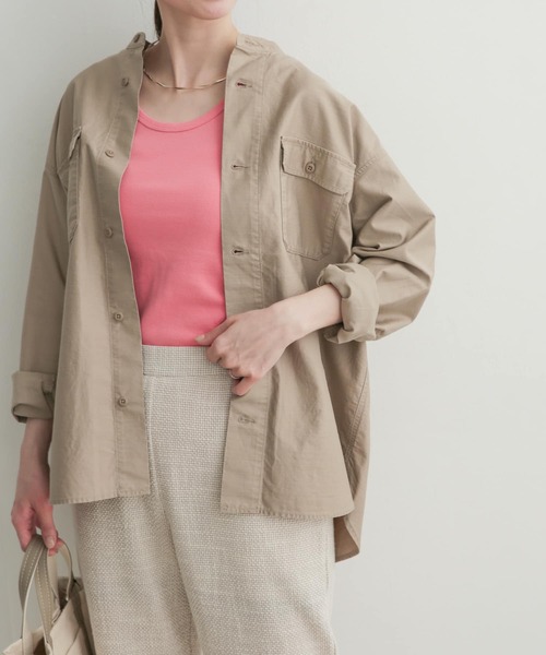 URBAN RESEARCH DOORS（アーバンリサーチドアーズ）の「コットンミリタリースタンドシャツ（シャツ/ブラウス・レディース・ベージュ/カーキ・MEDIUM）」の21枚目の写真