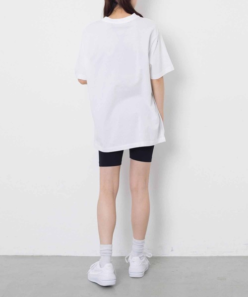 NIKE(ナイキ)の「NIKE WMNS NSW ESS BF LBR S/S TEE DN5698(Tシャツ/カットソー・レディース・ホワイト/ブラック・MEDIUM)」の7枚目の写真