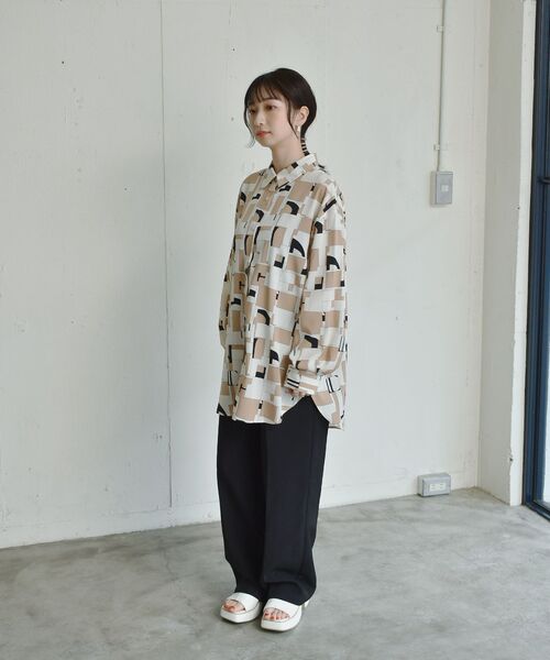RETRO GIRL（レトロガール）の「柄アソートBIGシャツ（シャツ/ブラウス・レディース・ブラック系その他/ブラウン系その他/マルチ・FREE）」の19枚目の写真