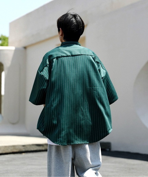 neos（ネオス）の「【neos -addictive design-】ルーズシルエット ピンストライプ ハーフスリーブ ワークシャツ（シャツ/ブラウス・メンズ・グレイッシュベージュ/ネイビー/チャコールグレー/グリーン/ホワイト・X-LARGE/LARGE/MEDIUM）」の7枚目の写真