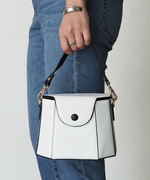 Riberry（リベリー）の「八角形バニティバッグ（ショルダーバッグ・レディース・ブラック/ホワイト・FREE）」の5枚目の写真