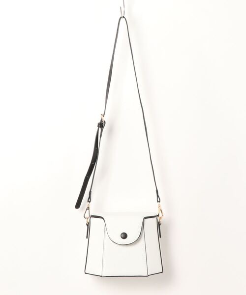 Riberry（リベリー）の「八角形バニティバッグ（ショルダーバッグ・レディース・ブラック/ホワイト・FREE）」の9枚目の写真