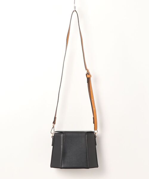 Riberry（リベリー）の「八角形バニティバッグ（ショルダーバッグ・レディース・ブラック/ホワイト・FREE）」の11枚目の写真