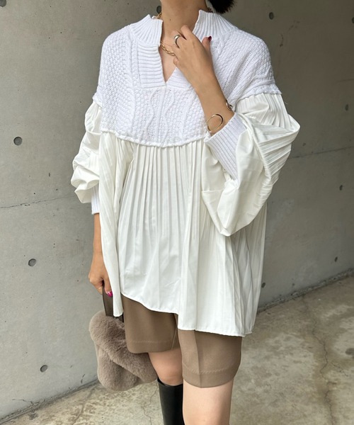 DouDou(ドゥドゥ)の「【WEB限定】プリーツ切替ケーブルニットプルーバー(シャツ/ブラウス・レディース・ブラック/ブラウン/ベージュ/チャコールグレー/オフホワイト/ライトベージュ・FREE)」の2枚目の写真