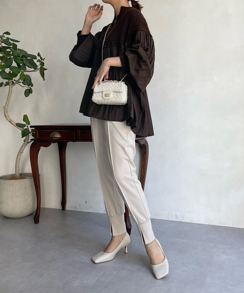 DouDou(ドゥドゥ)の「【WEB限定】プリーツ切替ケーブルニットプルーバー(シャツ/ブラウス・レディース・ブラック/ブラウン/ベージュ/チャコールグレー/オフホワイト/ライトベージュ・FREE)」の18枚目の写真