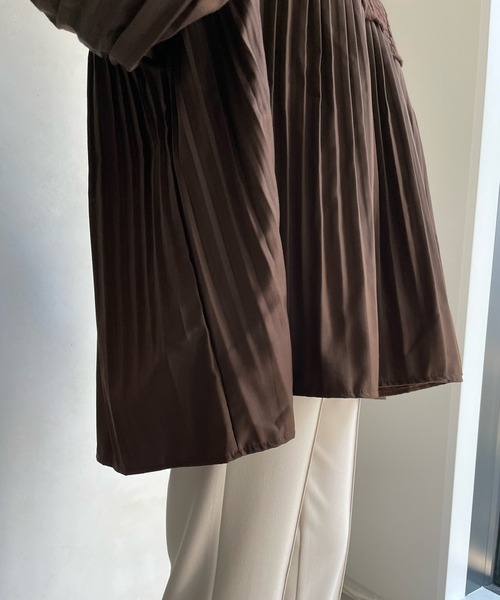 DouDou(ドゥドゥ)の「【WEB限定】プリーツ切替ケーブルニットプルーバー(シャツ/ブラウス・レディース・ブラック/ブラウン/ベージュ/チャコールグレー/オフホワイト/ライトベージュ・FREE)」の11枚目の写真