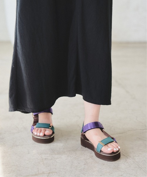 LE TALON（ルタロン）の「GRISE アツゾココンビストラップサンダル（サンダル・レディース・パープル/ブラック×ブラック・SMALL/MEDIUM/LARGE/X-SMALL/X-LARGE）」の17枚目の写真