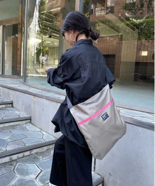 russet(ラシット)の「<再値下げ>ZOZOTOWN限定/ショルダーバッグ(SF-046-WEB)(ショルダーバッグ・レディース・ブラック/パープル/ネイビー/グレー/カーキ・FREE)」の1枚目の写真