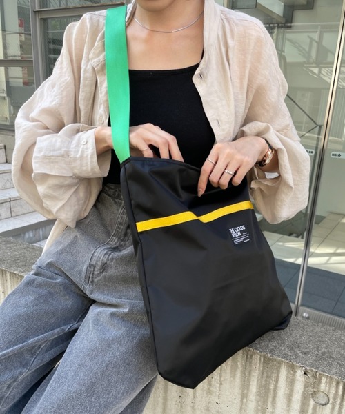 russet(ラシット)の「<再値下げ>ZOZOTOWN限定/ショルダーバッグ(SF-046-WEB)(ショルダーバッグ・レディース・ブラック/パープル/ネイビー/グレー/カーキ・FREE)」の2枚目の写真