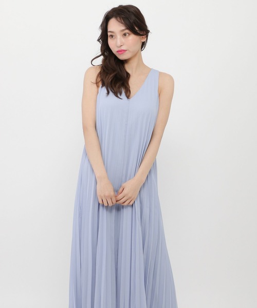 Love,Bonito(ラブボニート)の「エリン プリーツ ワイドレッグ ミダクシー ジャンプスーツ(つなぎ/オールインワン・レディース・ベージュ/ブルー・LARGE/SMALL/MEDIUM)」の7枚目の写真