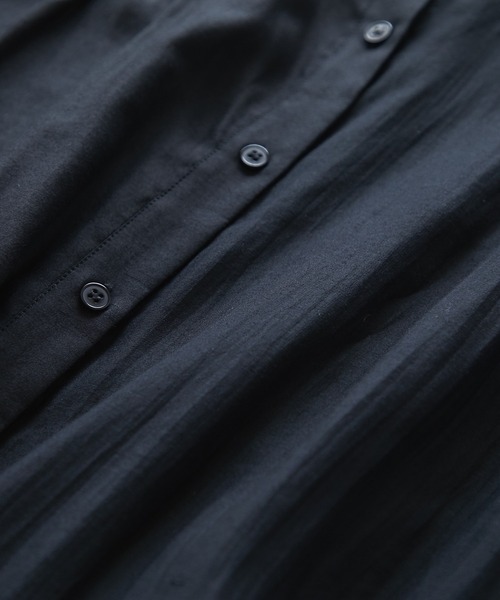 un dix cors（アンディコール）の「後ろ姿も可愛い　バックギャザーボリュームシャツワンピース（ワンピース・レディース・ブラック/ブラウン/グリーン・FREE）」の15枚目の写真