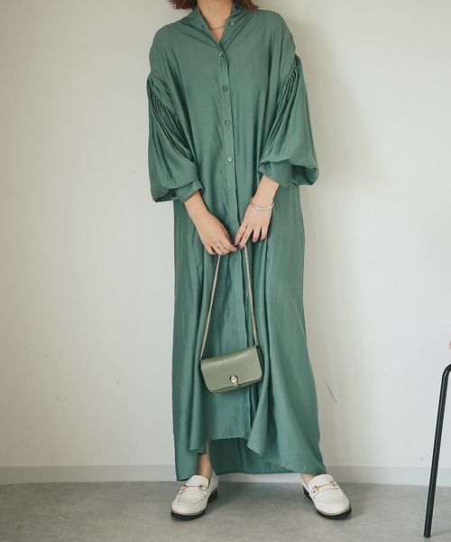 un dix cors（アンディコール）の「後ろ姿も可愛い　バックギャザーボリュームシャツワンピース（ワンピース・レディース・ブラック/ブラウン/グリーン・FREE）」の22枚目の写真