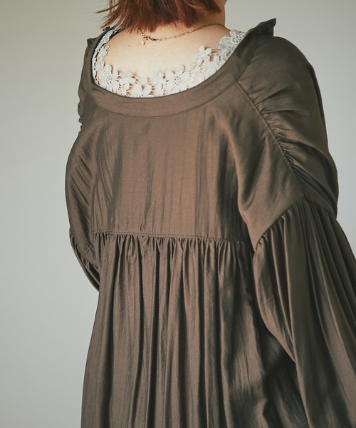 un dix cors（アンディコール）の「後ろ姿も可愛い　バックギャザーボリュームシャツワンピース（ワンピース・レディース・ブラック/ブラウン/グリーン・FREE）」の20枚目の写真