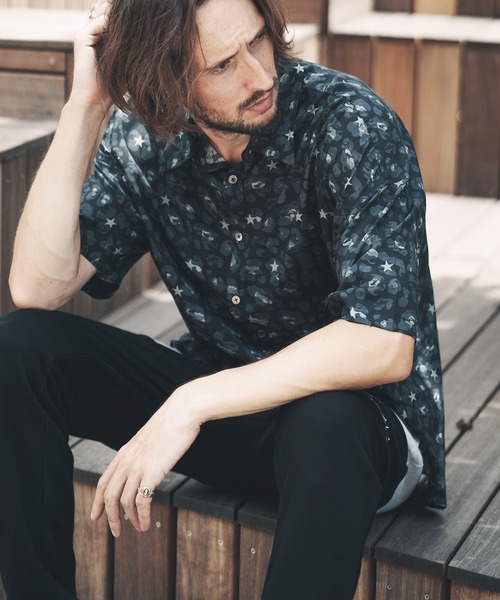 qwerty（クワーティ）の「mhs1860-BlackCamo Leopard Shirts シャツ（シャツ/ブラウス・メンズ・グレー/ブラック・FREE）」の2枚目の写真