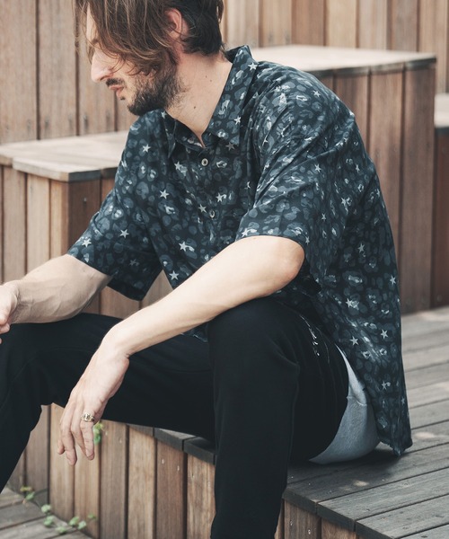 qwerty（クワーティ）の「mhs1860-BlackCamo Leopard Shirts シャツ（シャツ/ブラウス・メンズ・グレー/ブラック・FREE）」の4枚目の写真