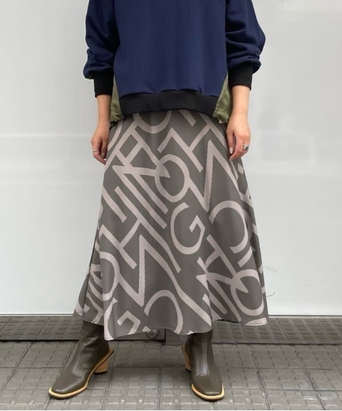B'2nd(ビーセカンド)の「CHIGNON(シニヨン) 柄バイアスマーメイドスカート(スカート・レディース・ブラック/カーキ・F)」の5枚目の写真