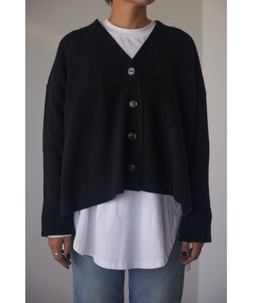BLACK BY MOUSSY（ブラックバイマウジー）の「trinity basic cardigan(トリニティベーシックカーディガン)（カーディガン/ボレロ・レディース・グレー/ライトブルー/ブラック/グリーン/アイボリー・FREE）」の17枚目の写真