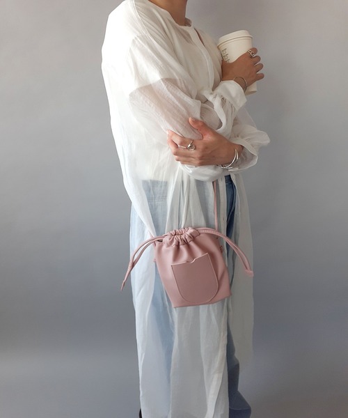 thank U more(サンキューモア)の「レザー 巾着 ショルダーバッグ(ショルダーバッグ・レディース・ベージュ/ピンク/ブラウン/グリーン・FREE)」の4枚目の写真