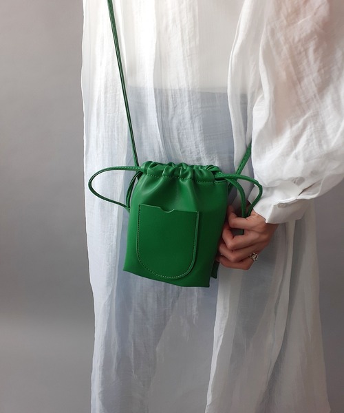 thank U more(サンキューモア)の「レザー 巾着 ショルダーバッグ(ショルダーバッグ・レディース・ベージュ/ピンク/ブラウン/グリーン・FREE)」の6枚目の写真