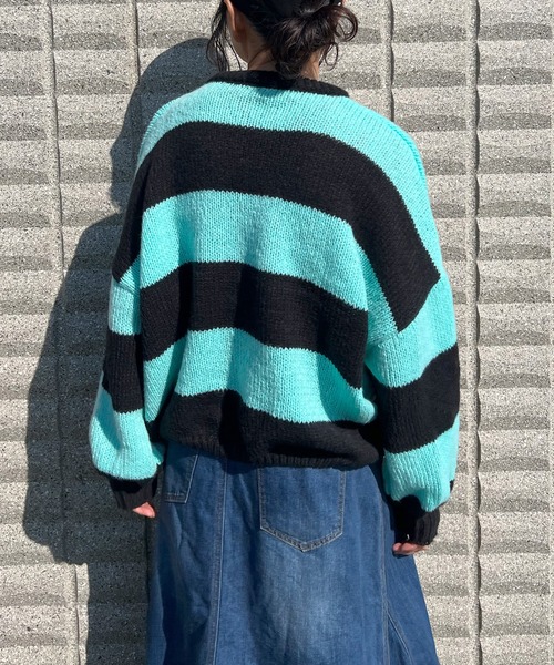 BEATJIVE（ビートジャイブ）の「ビッグシルエット 太ボーダー ニット レディース（ニット/セーター・レディース・ブラック×ピンク/ブラック×グリーン/ブラック×ホワイト・FREE）」の10枚目の写真