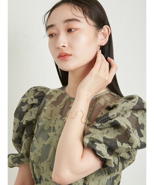 LILY BROWN（リリーブラウン）の「ルーズウェーブバングル（バングル/リストバンド・レディース・シルバー/ゴールド・FREE）」の13枚目の写真