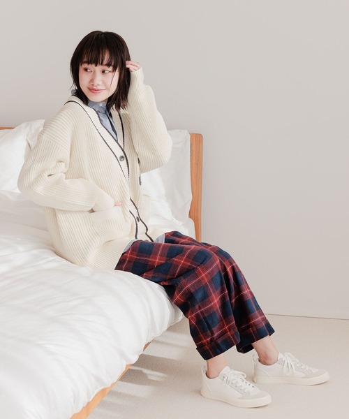 niko and...(ニコアンド)の「オリジナルオーガニックレースアップスニーカー(スニーカー・レディース・ホワイト/ブラック・SMALL/MEDIUM/LARGE)」の16枚目の写真