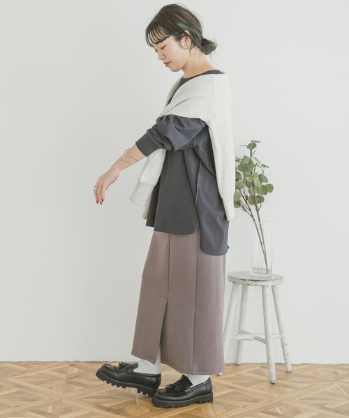 ITEMS URBANRESEARCH（アイテムズ アーバンリサーチ）の「ラウンドロングTシャツ（Tシャツ/カットソー・レディース・ブラック系その他/オフホワイト/スミクロ・FREE）」の4枚目の写真