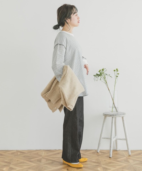 ITEMS URBANRESEARCH（アイテムズ アーバンリサーチ）の「ラウンドロングTシャツ（Tシャツ/カットソー・レディース・ブラック系その他/オフホワイト/スミクロ・FREE）」の13枚目の写真