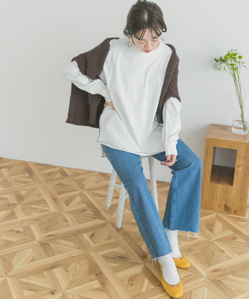 ITEMS URBANRESEARCH（アイテムズ アーバンリサーチ）の「ラウンドロングTシャツ（Tシャツ/カットソー・レディース・ブラック系その他/オフホワイト/スミクロ・FREE）」の17枚目の写真