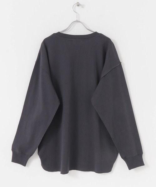 ITEMS URBANRESEARCH（アイテムズ アーバンリサーチ）の「ラウンドロングTシャツ（Tシャツ/カットソー・レディース・ブラック系その他/オフホワイト/スミクロ・FREE）」の18枚目の写真