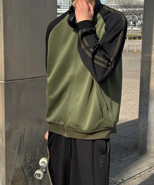 kutir（クティール）の「サイドライン配色トラックジャケット(セットアップ着用可)（その他アウター・メンズ・ネイビー/カーキ/アイボリー・MEDIUM/LARGE）」の5枚目の写真