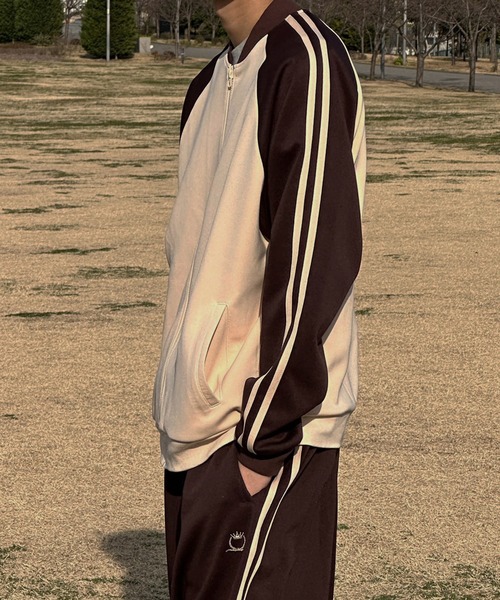 kutir（クティール）の「サイドライン配色トラックジャケット(セットアップ着用可)（その他アウター・メンズ・ネイビー/カーキ/アイボリー・MEDIUM/LARGE）」の16枚目の写真