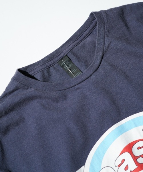 THRIFTY LOOK(スリフティールック)の「THRIFTY LOOK / スリフティールック THRIFTY "OASIS" TEE オアシス バンドTシャツ バンT(Tシャツ/カットソー・メンズ・ネイビー・X-LARGE/LARGE/MEDIUM)」の3枚目の写真