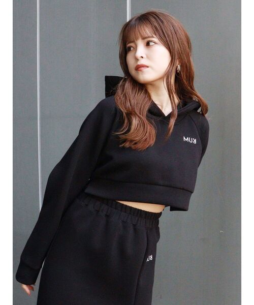 MURUA（ムルーア）の「ロゴクロップドパーカー（Tシャツ/カットソー・レディース・ブラック/アイボリー・FREE）」の4枚目の写真