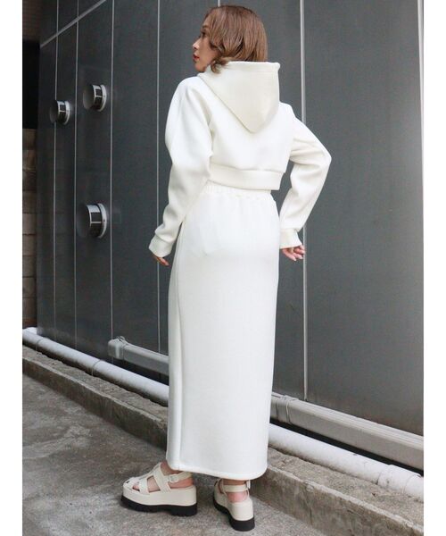 MURUA（ムルーア）の「ロゴクロップドパーカー（Tシャツ/カットソー・レディース・ブラック/アイボリー・FREE）」の9枚目の写真