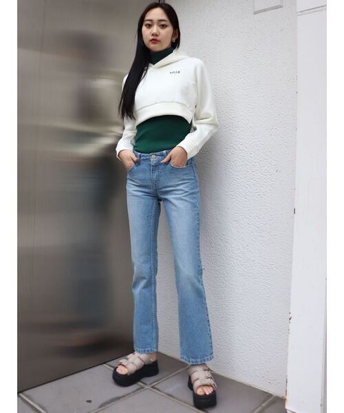 MURUA（ムルーア）の「ロゴクロップドパーカー（Tシャツ/カットソー・レディース・ブラック/アイボリー・FREE）」の15枚目の写真