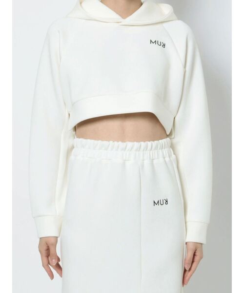 MURUA（ムルーア）の「ロゴクロップドパーカー（Tシャツ/カットソー・レディース・ブラック/アイボリー・FREE）」の19枚目の写真