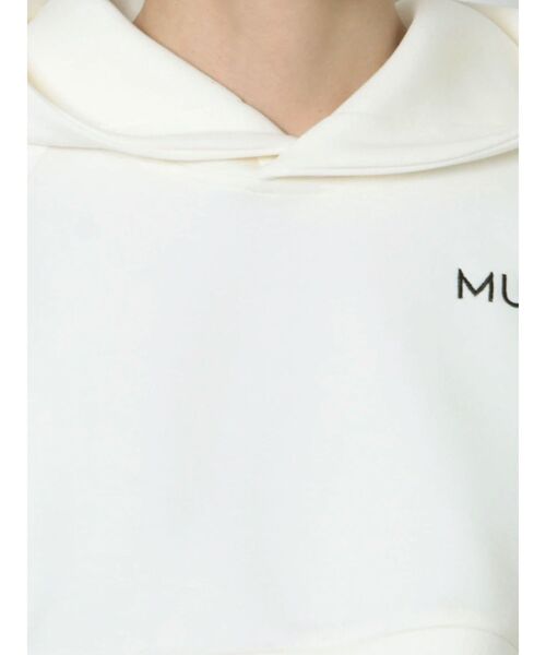 MURUA（ムルーア）の「ロゴクロップドパーカー（Tシャツ/カットソー・レディース・ブラック/アイボリー・FREE）」の22枚目の写真