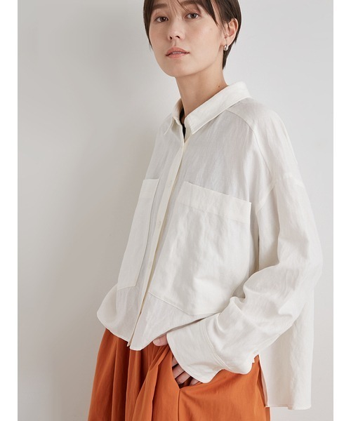 emmi（エミ）の「【emmi atelier】リネン混ビッグポケットシャツ（シャツ/ブラウス・レディース・ベージュ/ブルー/サックスブルー/オフホワイト・FREE）」の2枚目の写真