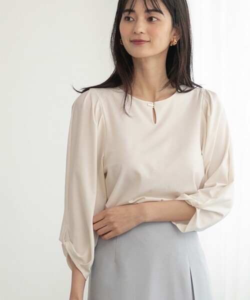 index（インデックス）の「◆ツイストスリーブトップス【接触冷感/洗濯機洗い可】（Tシャツ/カットソー・レディース・ライトブルー/イエロー系その他/オフホワイト/ネイビー・36/38/40/42）」の6枚目の写真