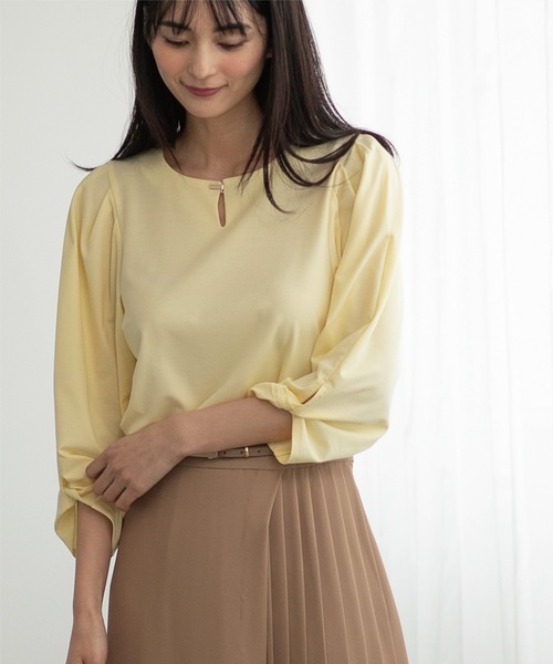 index（インデックス）の「◆ツイストスリーブトップス【接触冷感/洗濯機洗い可】（Tシャツ/カットソー・レディース・ライトブルー/イエロー系その他/オフホワイト/ネイビー・36/38/40/42）」の4枚目の写真