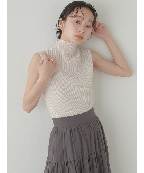 Stylevoice for xxx（スタイルヴォイスフォー）の「プリーツブルーゼノースリトップス（Tシャツ/カットソー・レディース・イエロー/グリーン/オフホワイト/ブラック・FREE）」の9枚目の写真