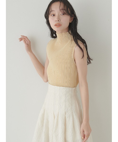 Stylevoice for xxx（スタイルヴォイスフォー）の「プリーツブルーゼノースリトップス（Tシャツ/カットソー・レディース・イエロー/グリーン/オフホワイト/ブラック・FREE）」の12枚目の写真