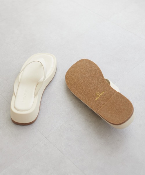 LARUTA(ラルータ)の「【LARUTA】厚底トングサンダル(サンダル・レディース・ブラック/オフホワイト・SMALL/MEDIUM/LARGE)」の13枚目の写真