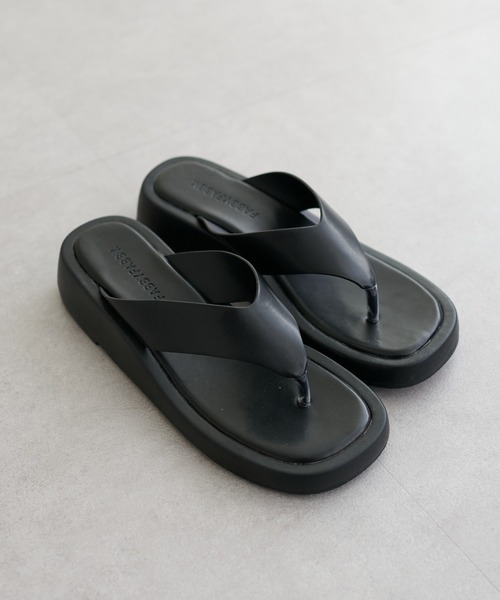 LARUTA(ラルータ)の「【LARUTA】厚底トングサンダル(サンダル・レディース・ブラック/オフホワイト・SMALL/MEDIUM/LARGE)」の8枚目の写真