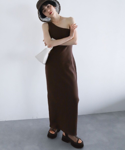 PAGEBOY(ページボーイ)の「カップツキワンショルワンピース(ワンピース・レディース・ブラック/ブラウン・FREE)」の1枚目の写真