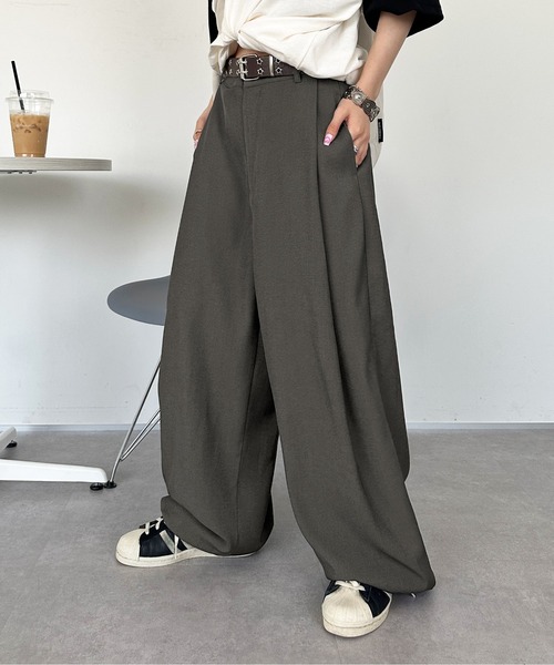 sedacle（セダクル）の「ワイドルーズシルエットスラックスパンツ（スラックス・メンズ・グレー/ブラック・SMALL/MEDIUM/LARGE）」の2枚目の写真