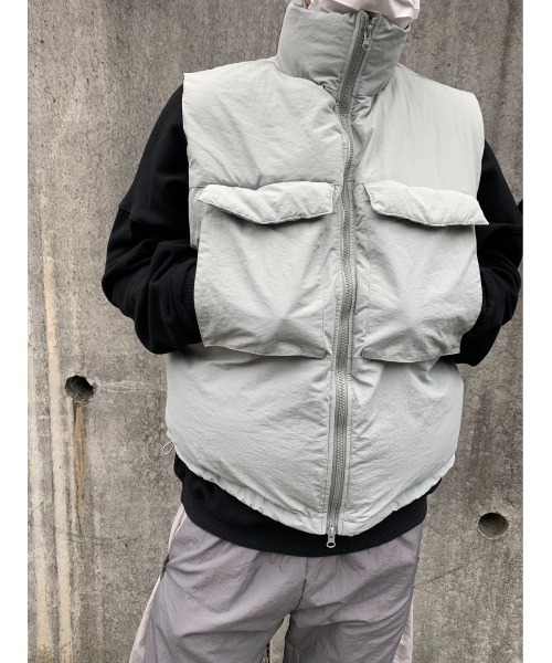 YACA（ヤーカ）の「mulch pocket vest/マルチポケットベスト（ダウンベスト・レディース・グレー・FREE）」の11枚目の写真