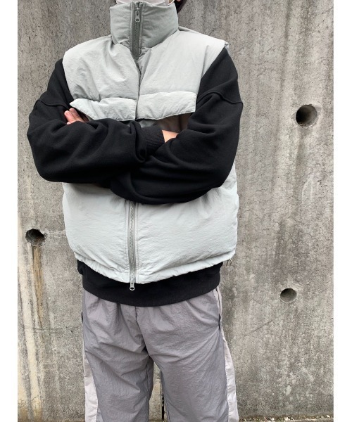 YACA（ヤーカ）の「mulch pocket vest/マルチポケットベスト（ダウンベスト・レディース・グレー・FREE）」の12枚目の写真